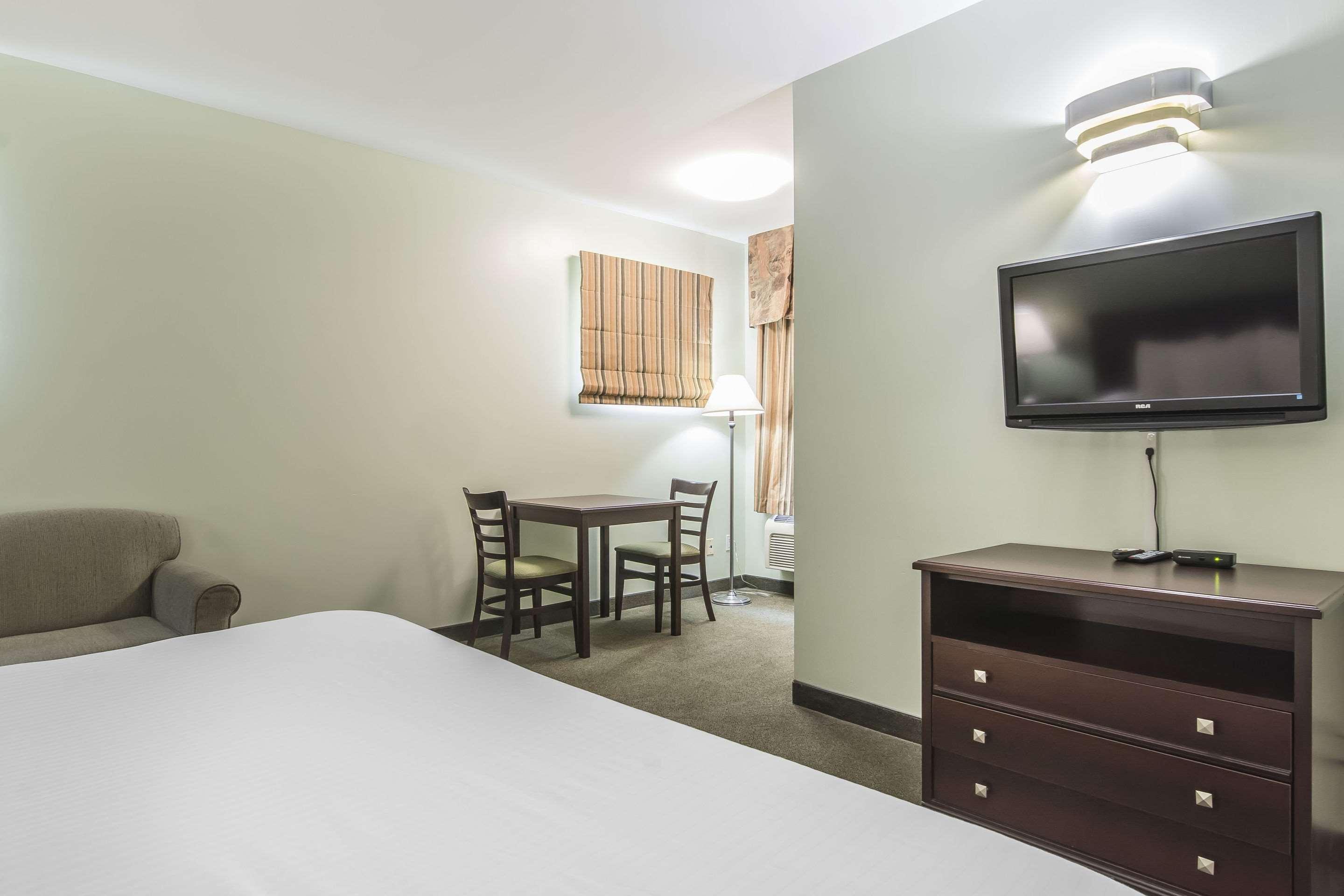 Econolodge Huntsville Bagian luar foto