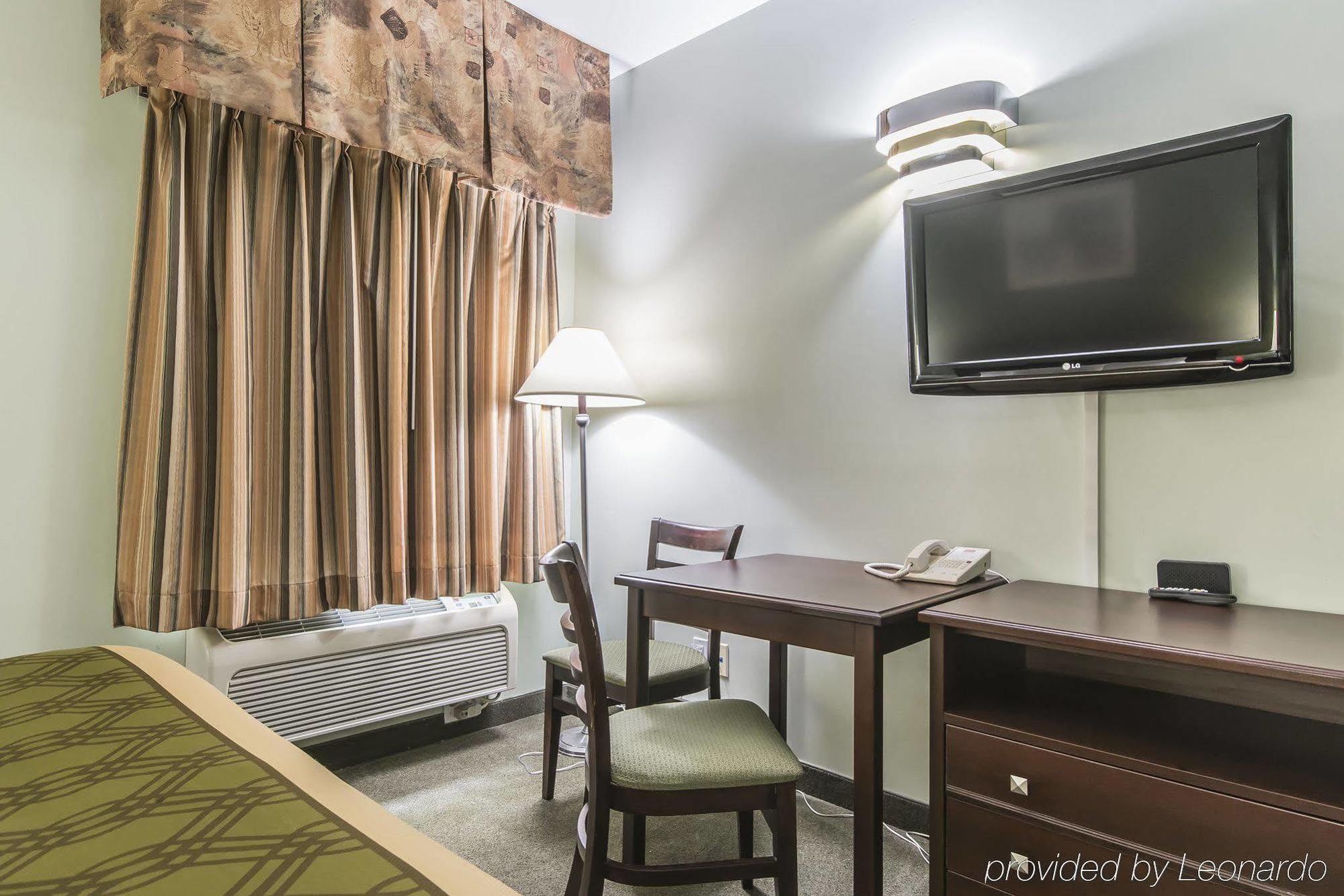 Econolodge Huntsville Bagian luar foto